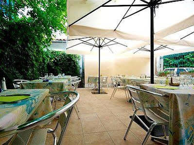 Logis Hotel Restaurant Metropole Миранд Экстерьер фото